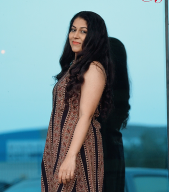 Chilangara sleeveless black geometric kurti for women.