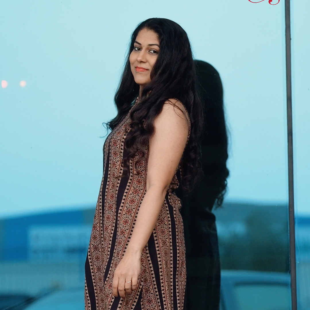 Chilangara sleeveless black geometric kurti for women.